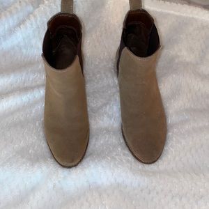 Gap Chelse Booties size 6